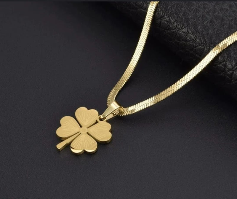 GOLDEN FLOWER PENDANT