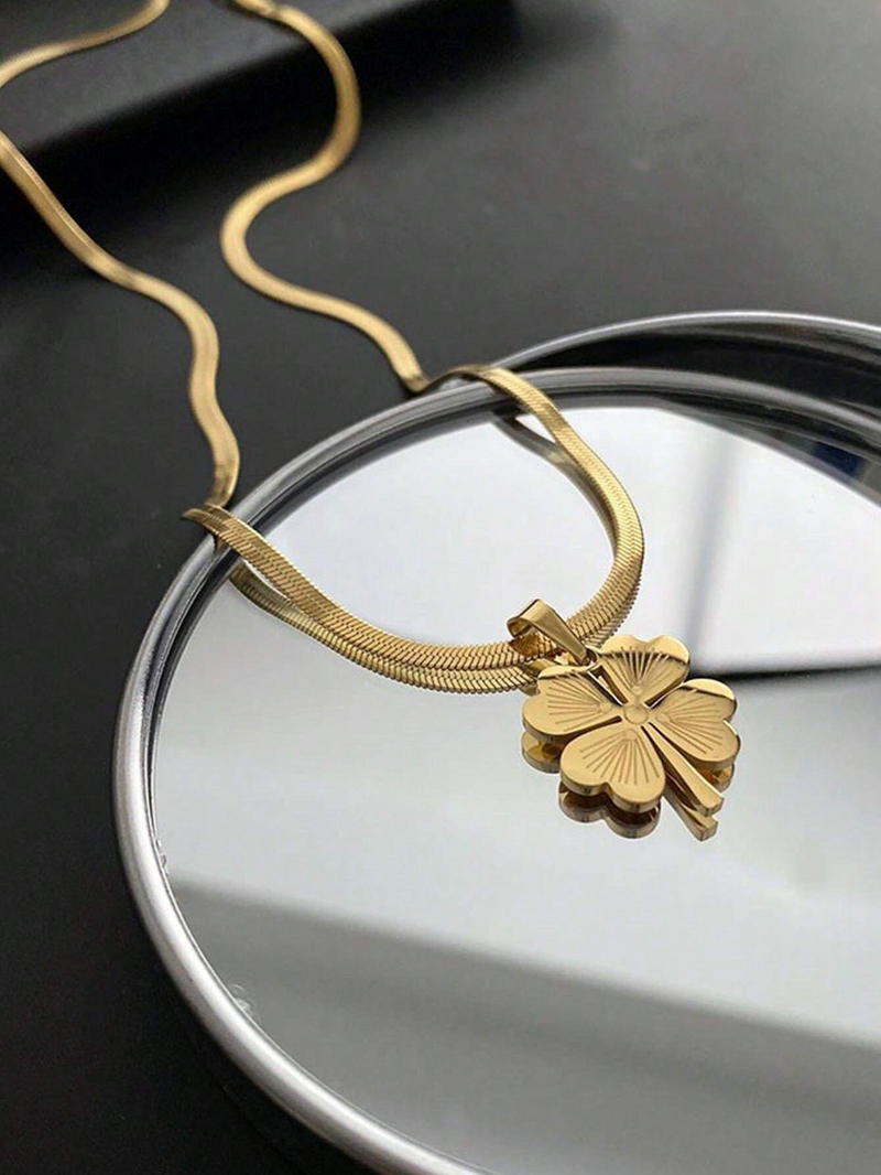 GOLDEN FLOWER PENDANT